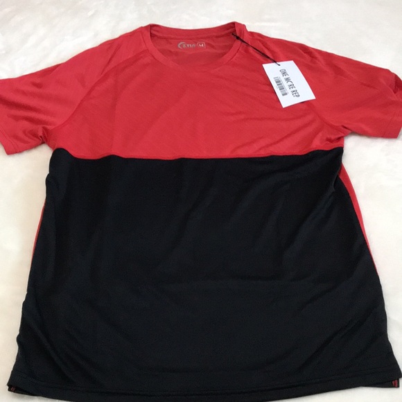 NWT Zyia Men’s Red Black Adventure Split T-shirt. Size medium - Picture 2 of 4